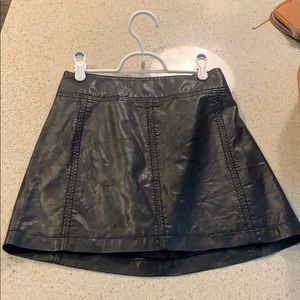 Free People black leather skirt gold zipper size 6